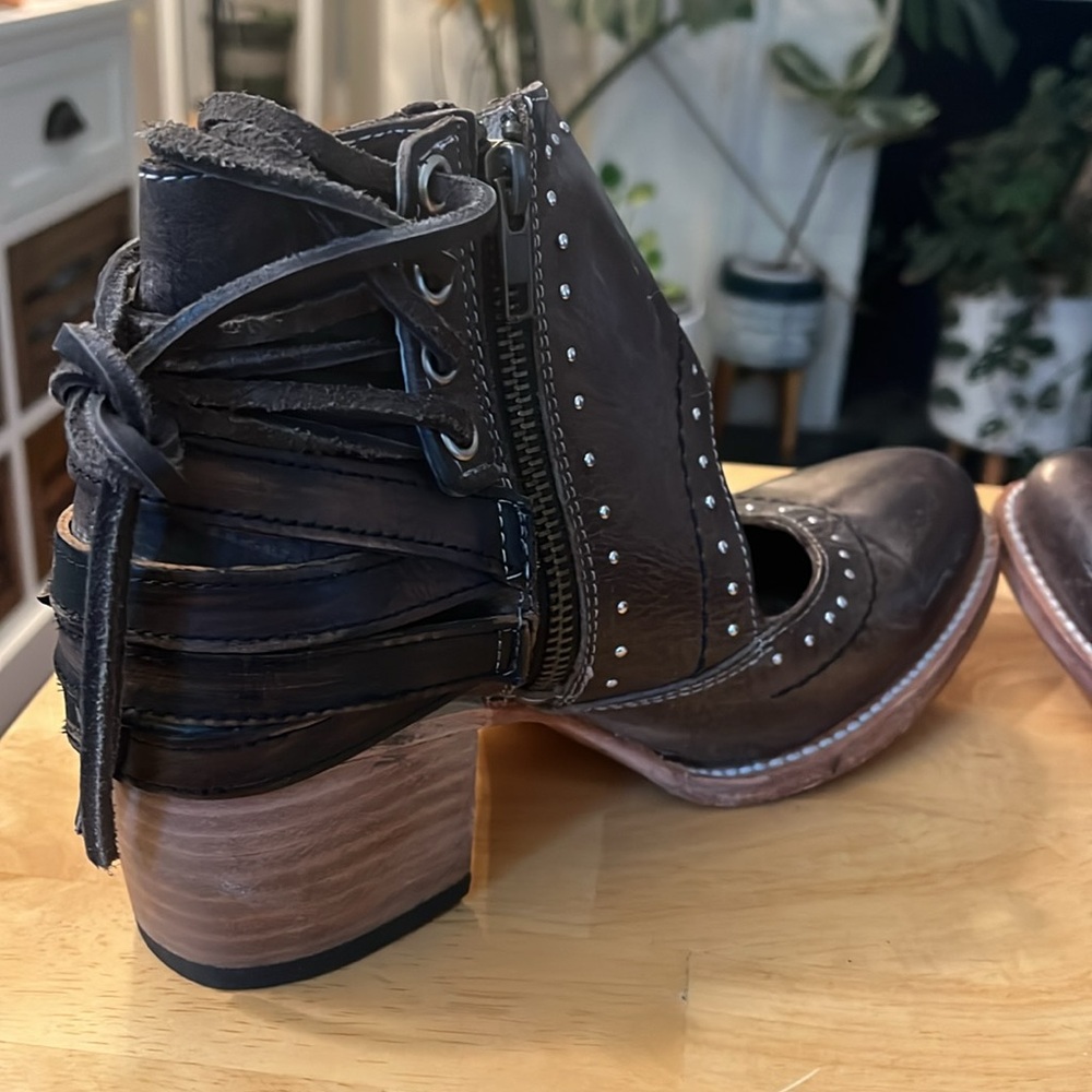 Freebird Leather Studded Brown Ankle Boots-Desert size 8 - Picture 6 of 15
